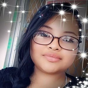 Meet your Posher, Damaris